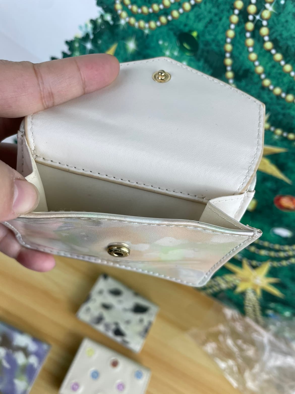 パステルカラーの三つ折り財布