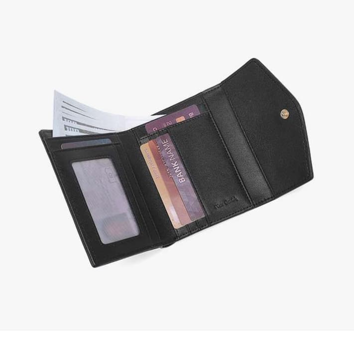 上品なキルティング型押し革財布