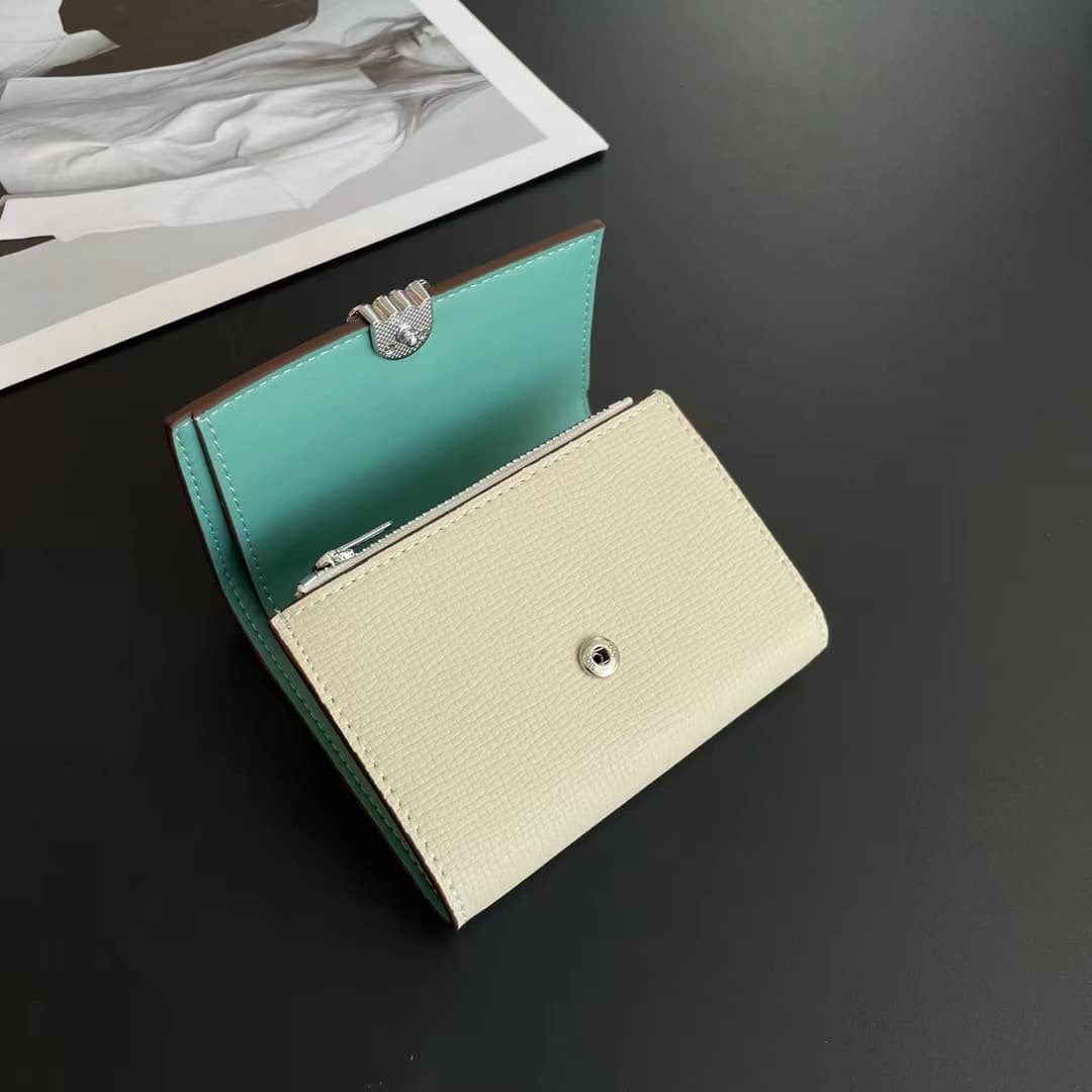 プレミアム型押し革三つ折りミニ財布