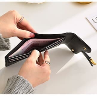 クロコダイル型押しコンパクト財布