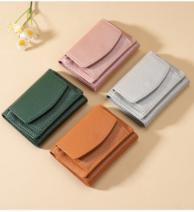 三つ折りラクラク収納ウォレット