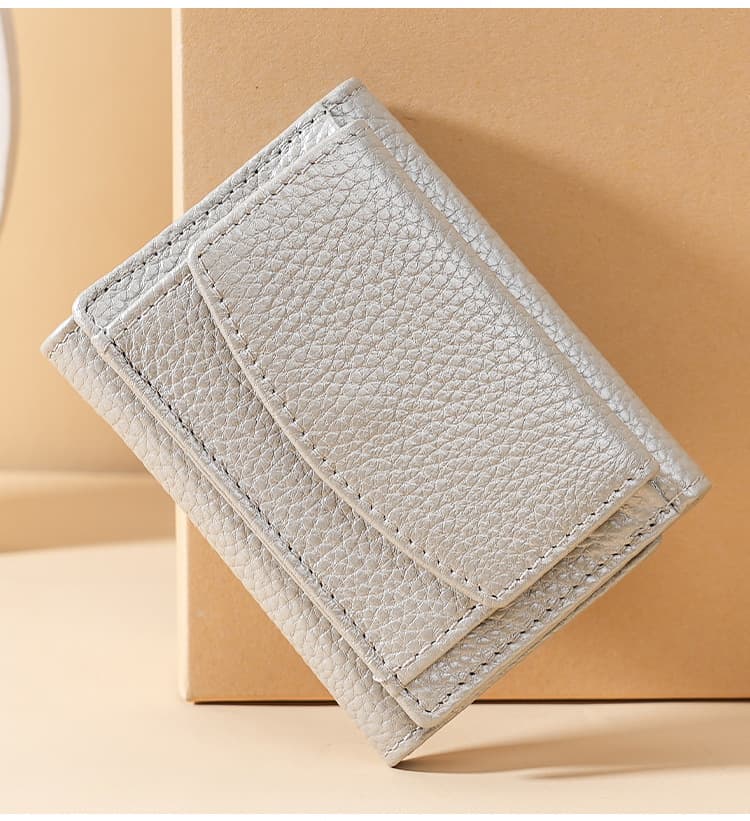 三つ折りラクラク収納ウォレット