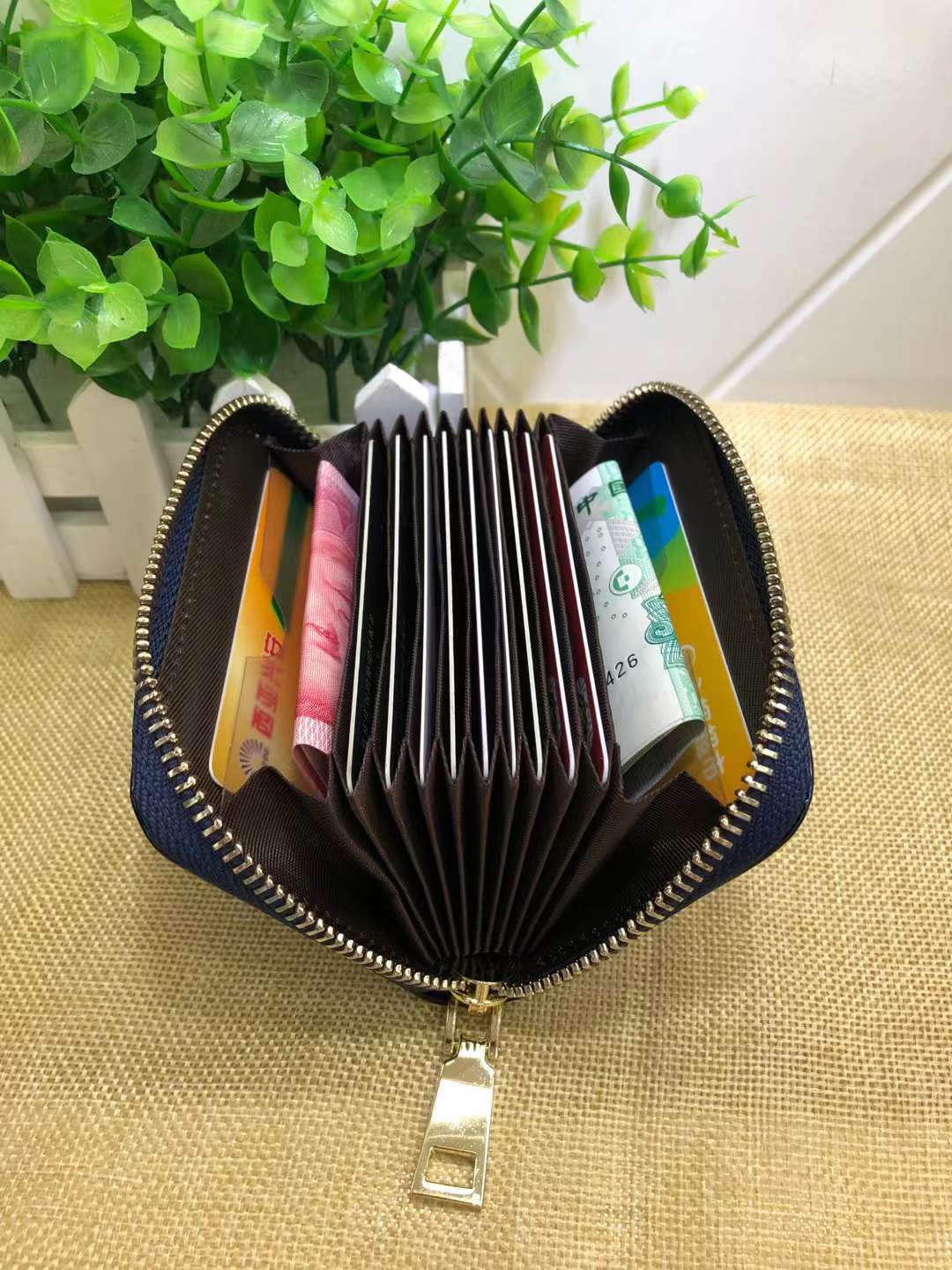 クロコダイル型押しアコーディオンミニ財布