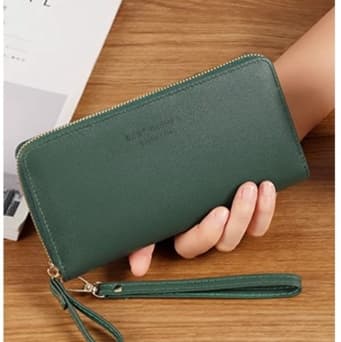 シンプルロゴのジップ式長財布