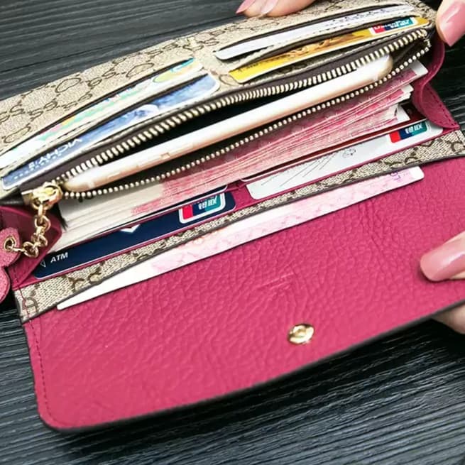 花飾り付きモノグラム柄長財布