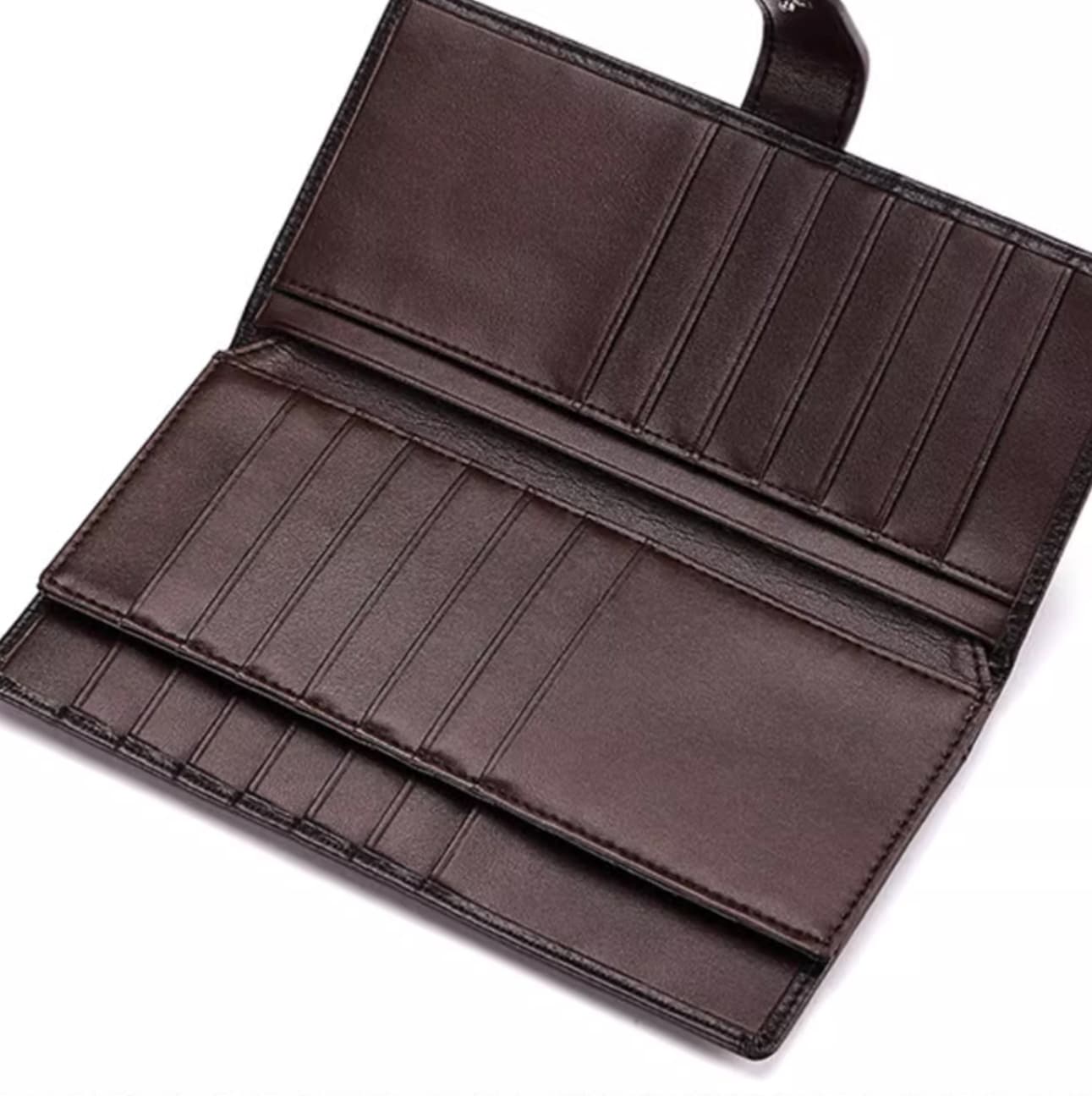 手によく馴染むソフト革の長財布