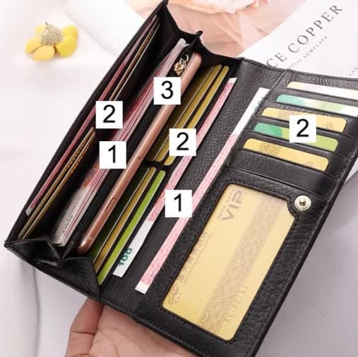 ブランドロゴ付き高級長財布