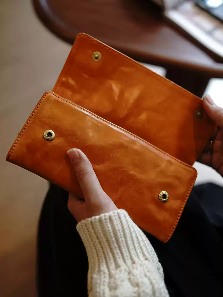 洗いシワ加工のユニセックス財布