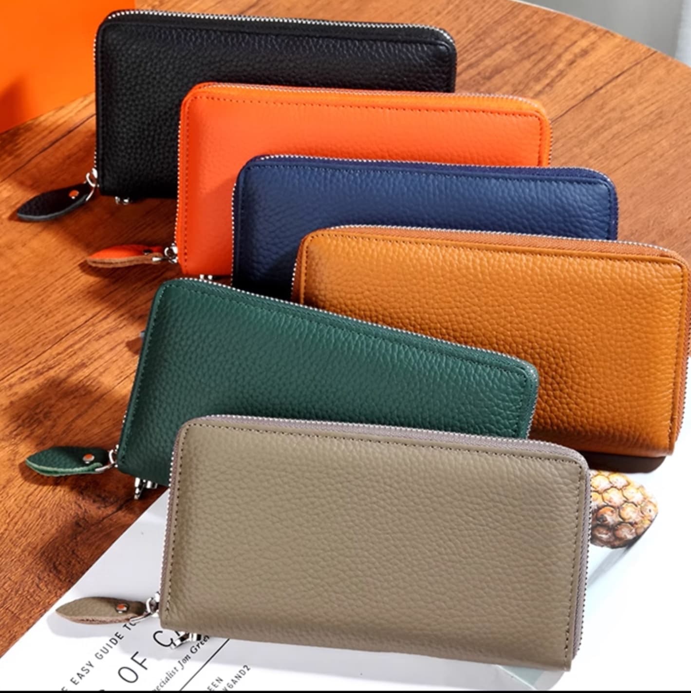 高級革のラウンドジップウォレット