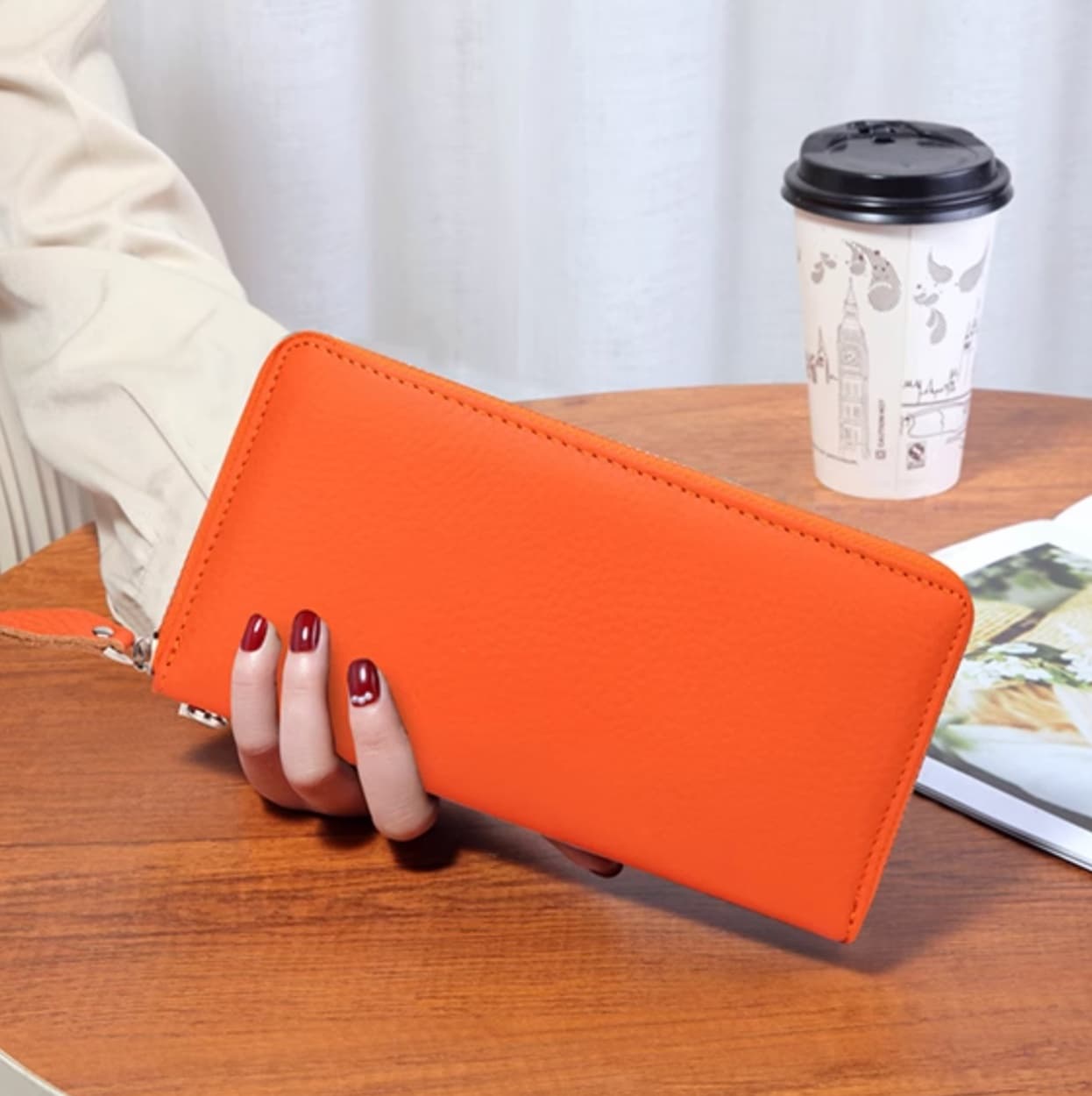 高級革のラウンドジップウォレット