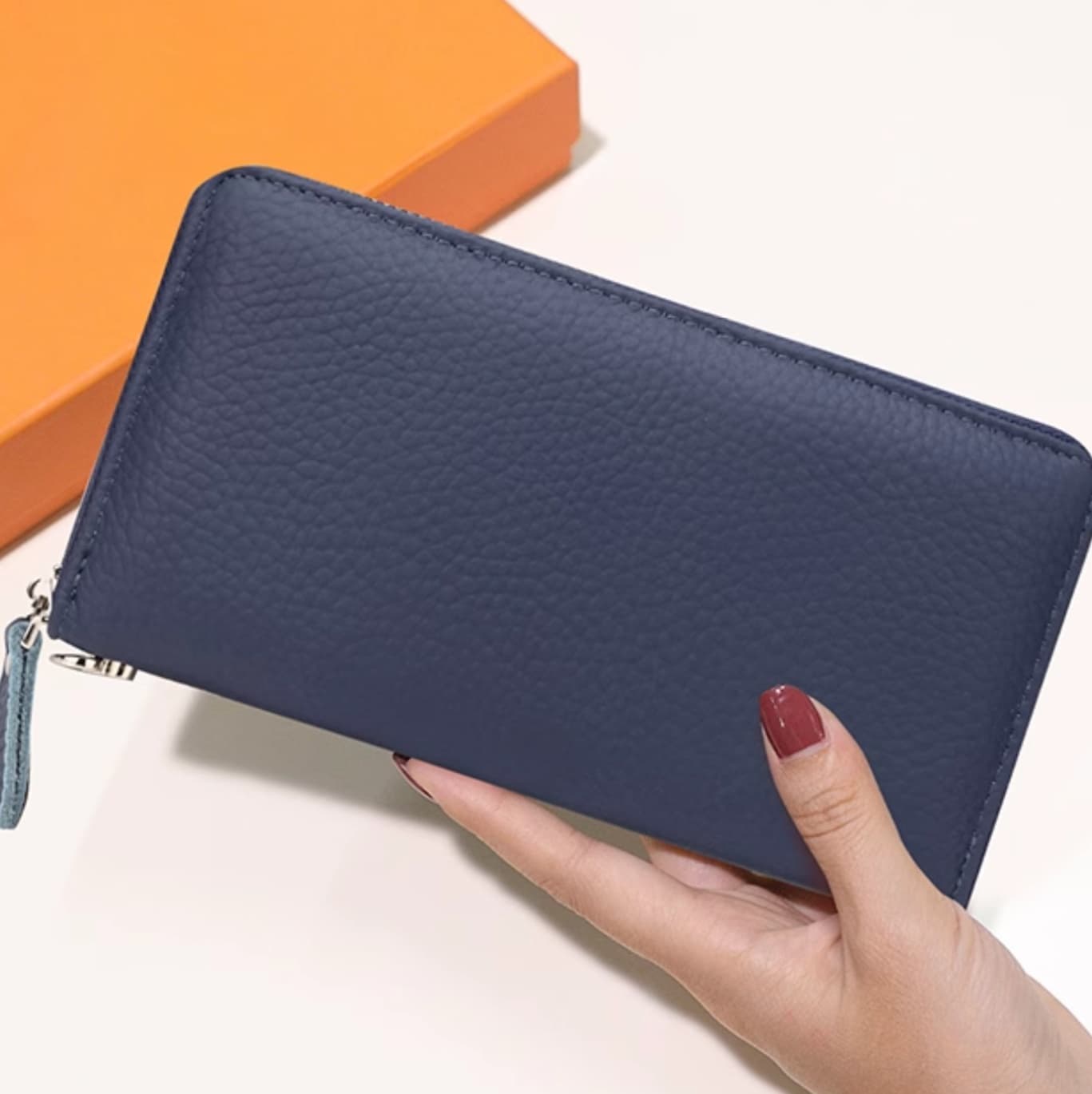 高級革のラウンドジップウォレット