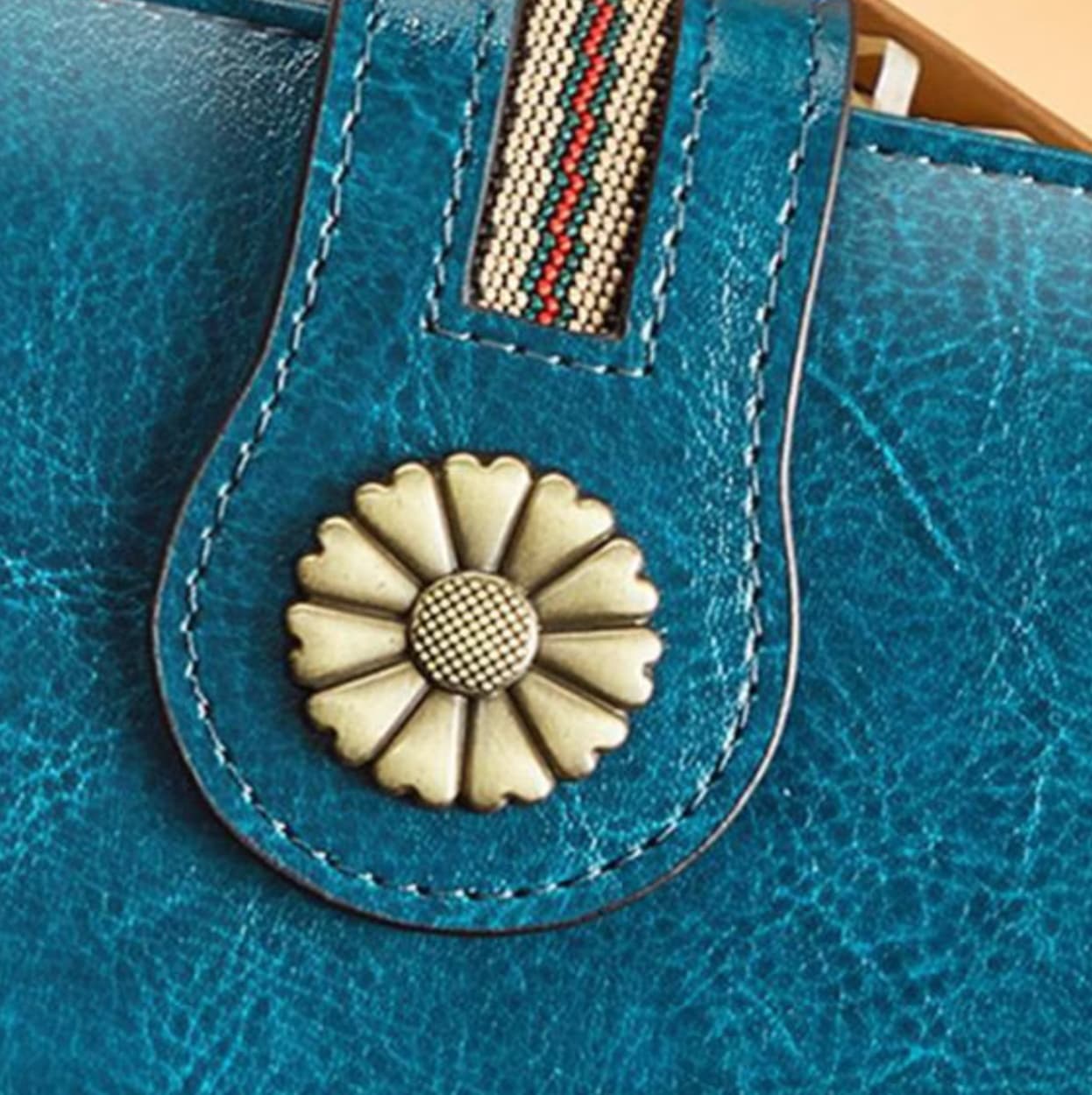 ヴィンテージフラワーの本革長財布