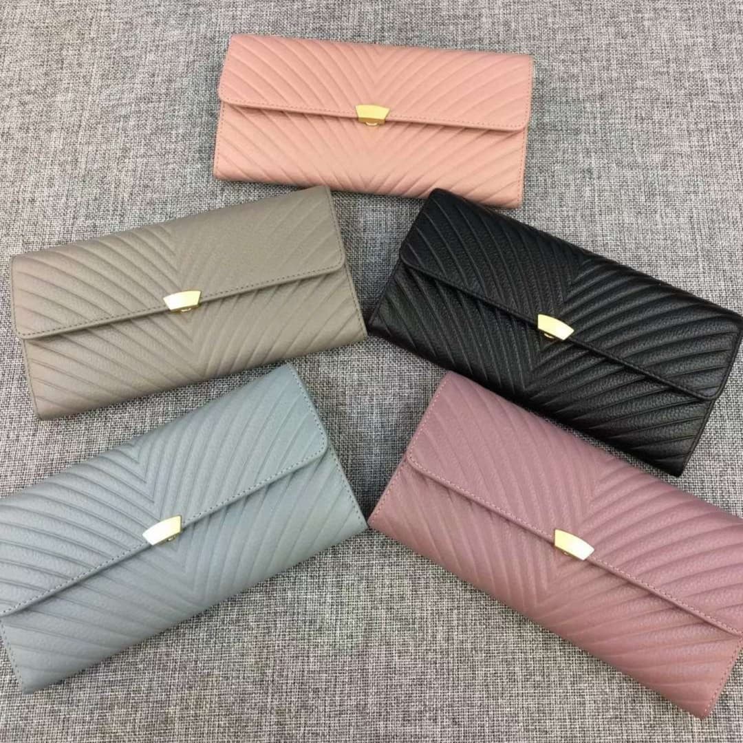 キルティング革長財布
