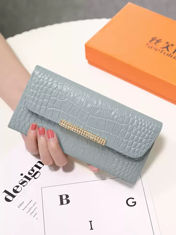 クロコダイル柄ラグジュアリー長財布