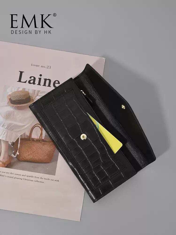 クロコ型押しレター型長財布