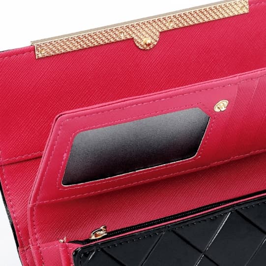 レキルティングデザインのバイカラー革長財布