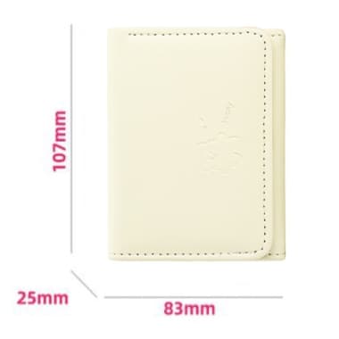 カワイイくまが刻印されたコンパクトな折りたたみ財布