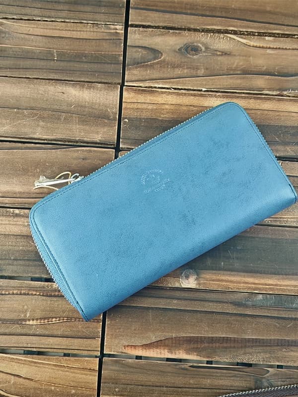 ソフト本革ラウンドファスナー長財布