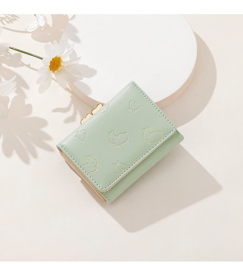 うさぎ模様の箔押し三つ折りミニ財布