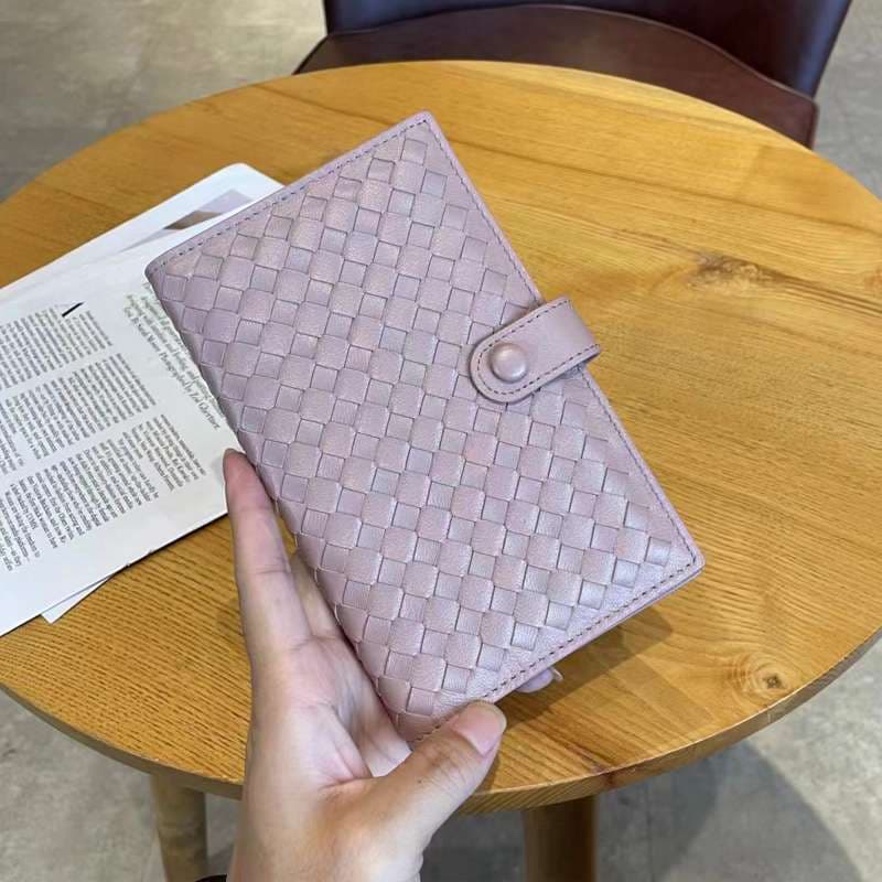 高級編み込み革ウォレット