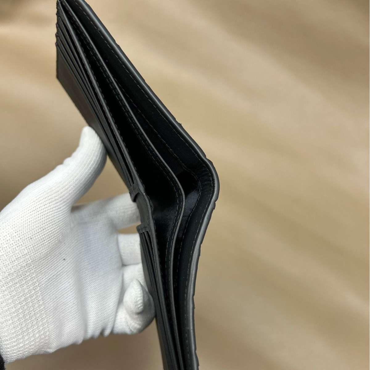ソフト革編み込み財布