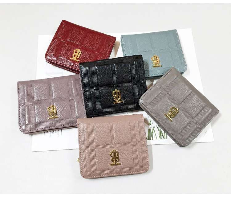 上品カラーの二つ折りミニ財布