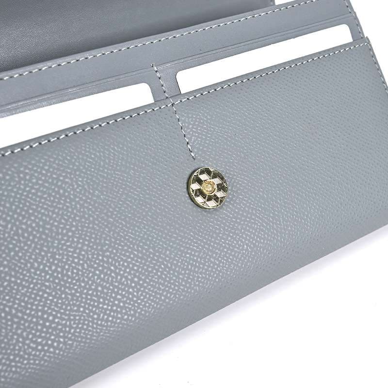 ゴールドロゴの革長財布