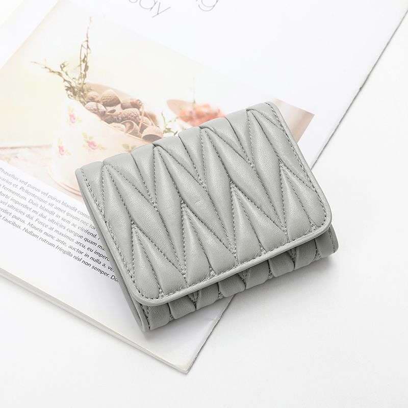 ウェーブキルティング 二つ折り財布