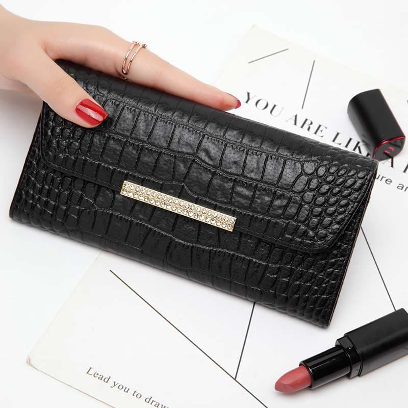 クロコダイル柄ラグジュアリー長財布