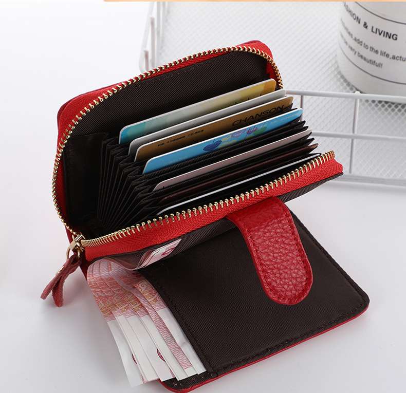 革財布 上質な質感の二つ折りミニ財布