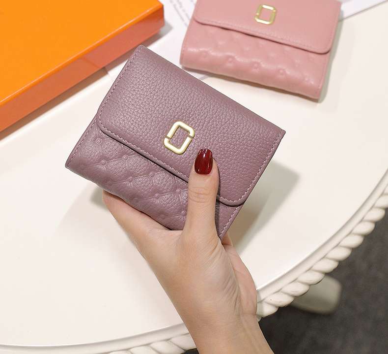 グレイッシュカラーの二つ折りミニ財布