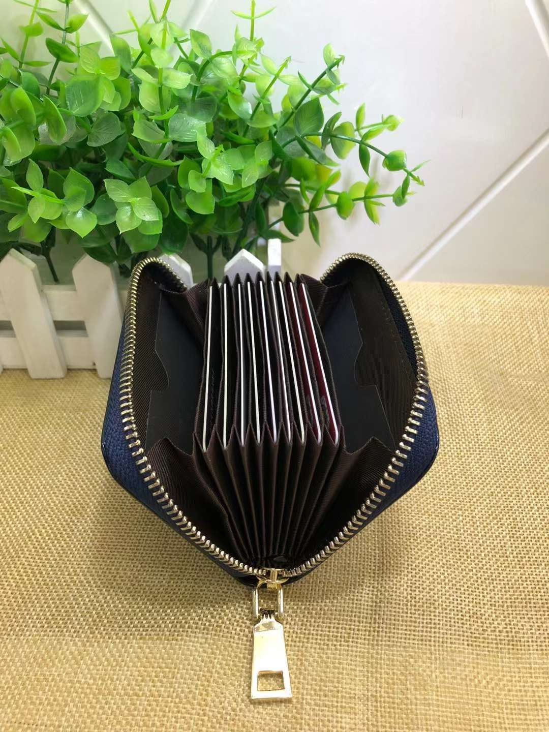 クロコダイル型押しアコーディオンミニ財布