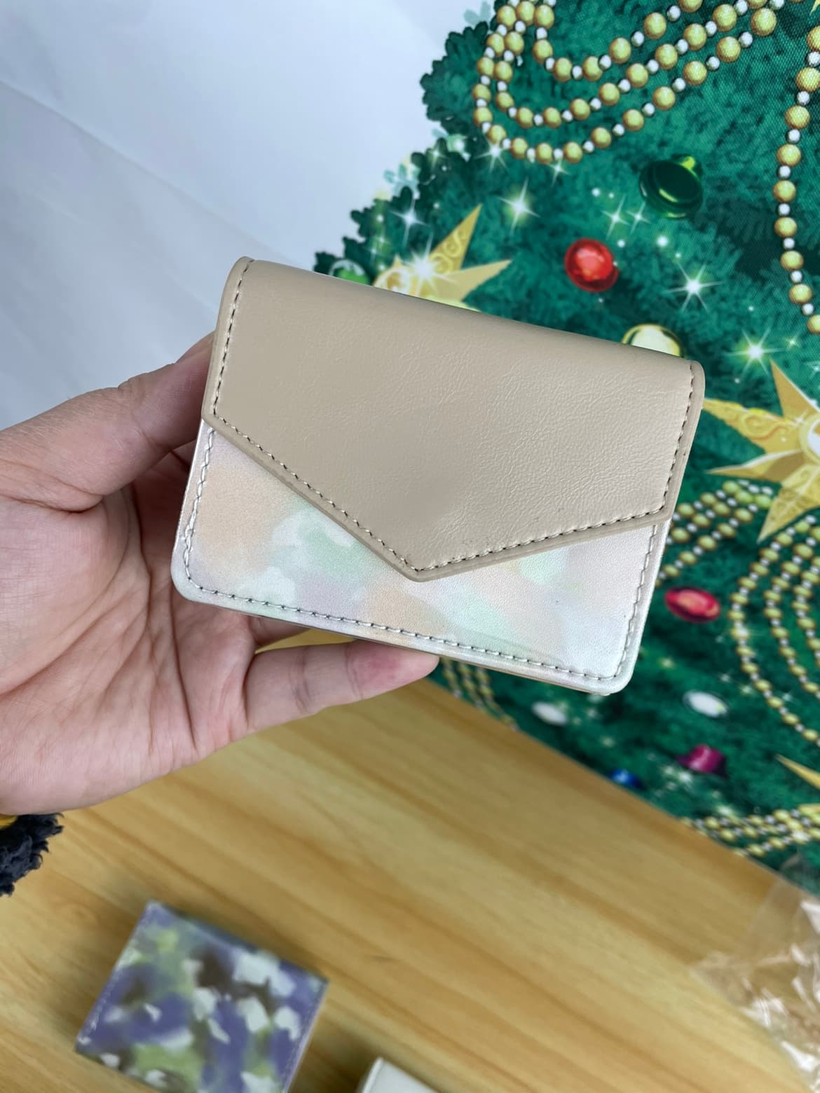 パステルカラーの三つ折り財布