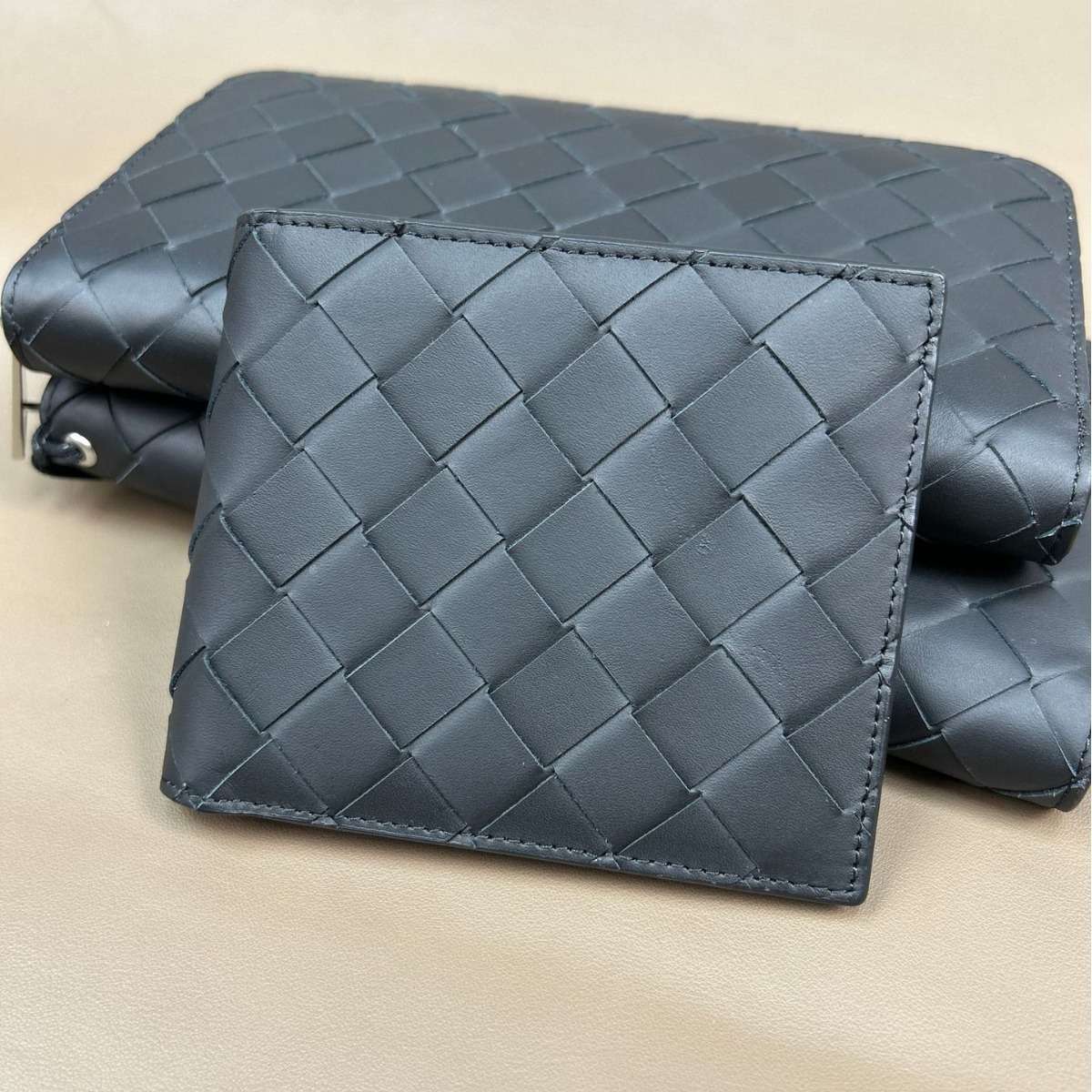 ソフト革編み込み財布