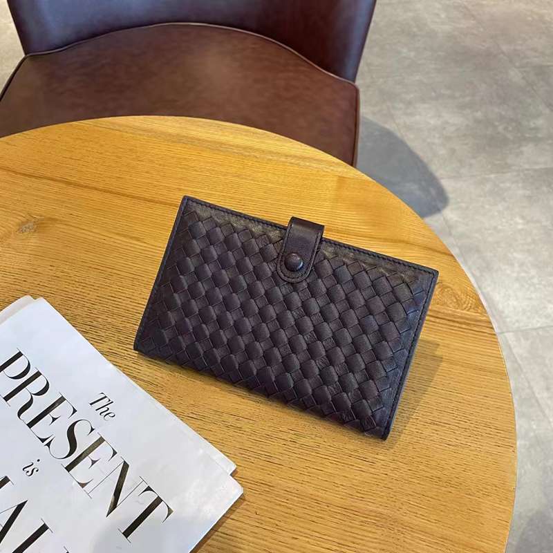 高級編み込み革ウォレット