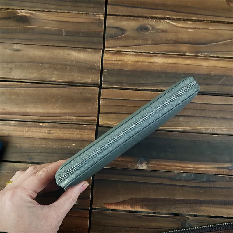 ソフト本革ラウンドファスナー長財布