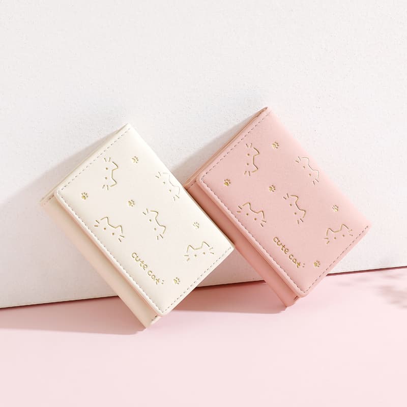 猫の箔押し三つ折り財布