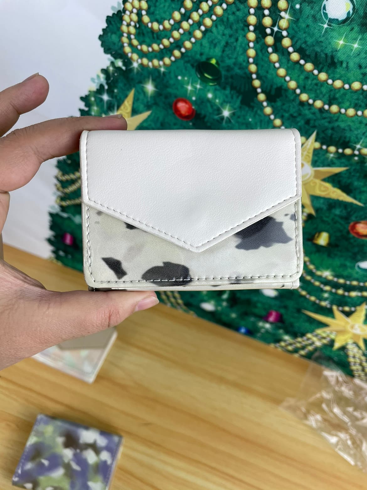 パステルカラーの三つ折り財布