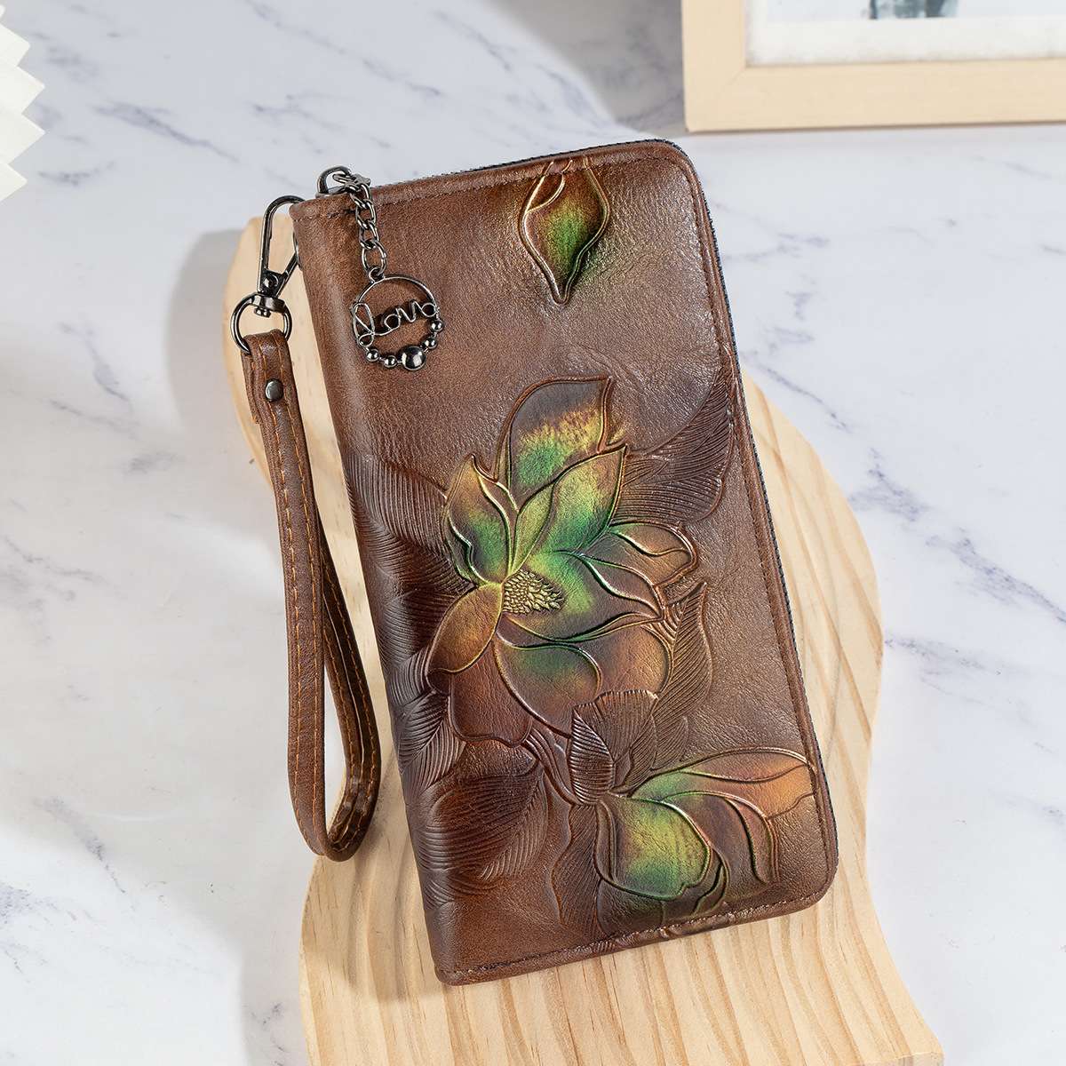 革財布 花柄型押し本革長財布