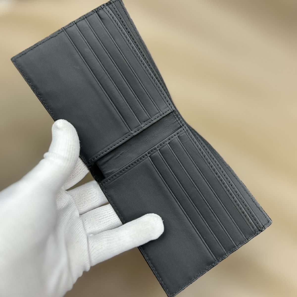ソフト革編み込み財布