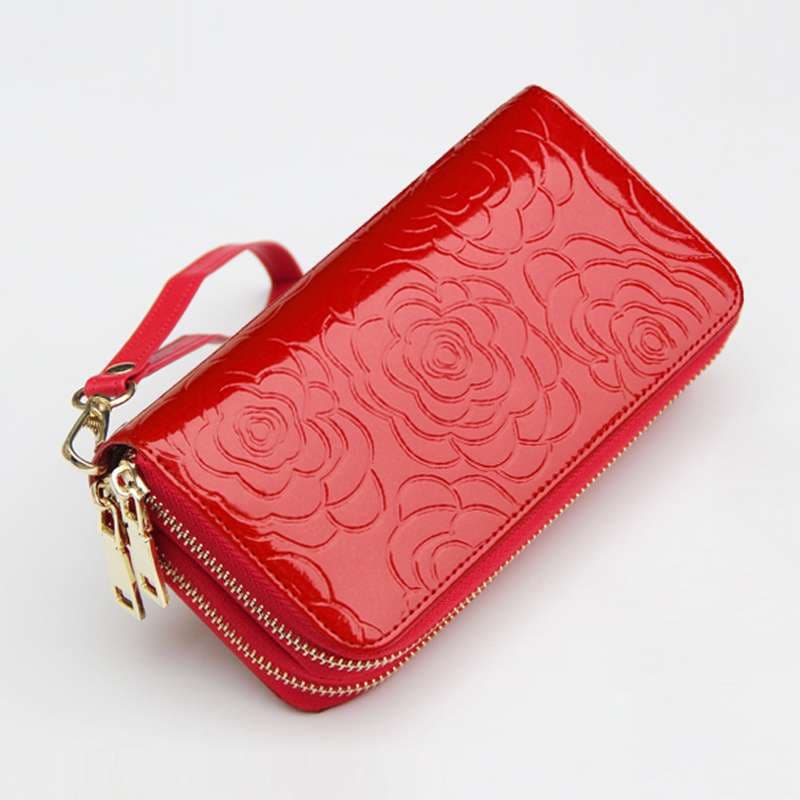 エナメル薔薇型押し長財布