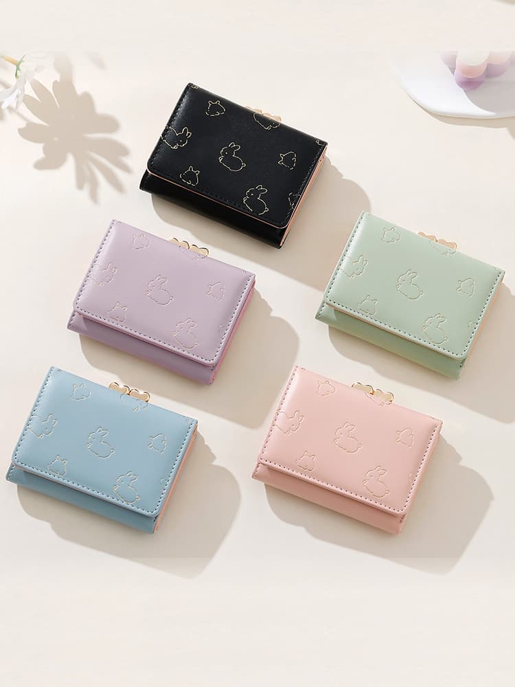 うさぎ模様の箔押し三つ折りミニ財布