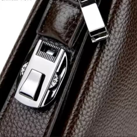 パスワードロック付きクラッチバッグ長財布